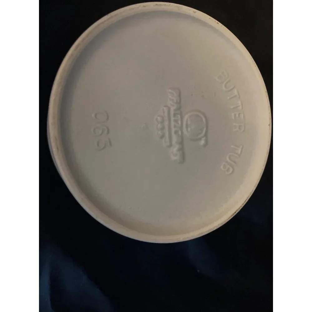 Pfaltzgraff Yorktown Cream Pitcher & Covered Butter Crock Set of 2 - Picture 9 of 10